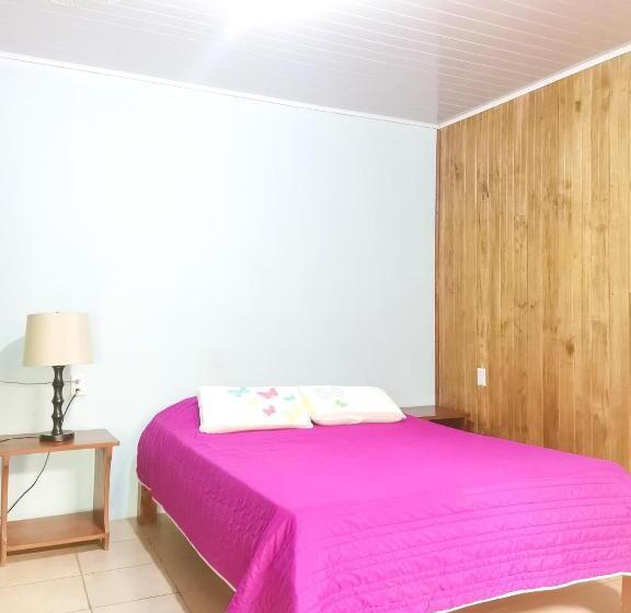 اتاق خانوادگی با چشمانداز باغ, Casita Happy Feet And Tours Corcovado