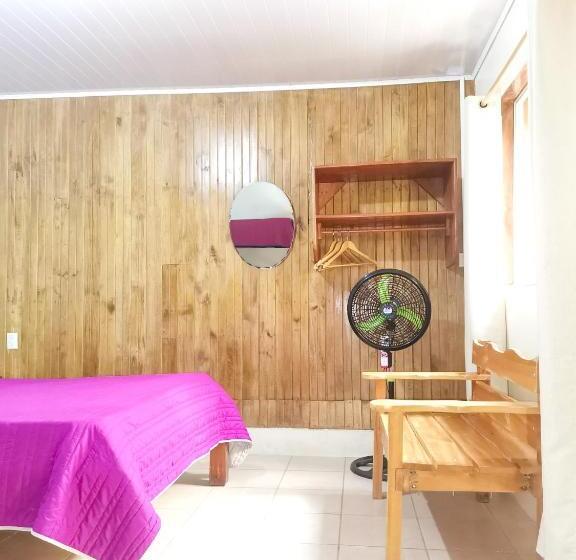 اتاق خانوادگی با چشمانداز باغ, Casita Happy Feet And Tours Corcovado