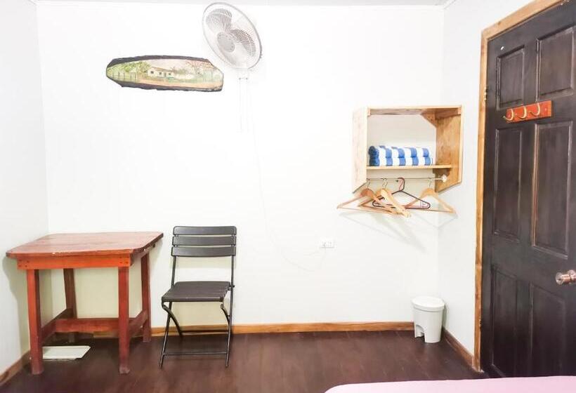 اتاق اکونومی, Casita Happy Feet And Tours Corcovado