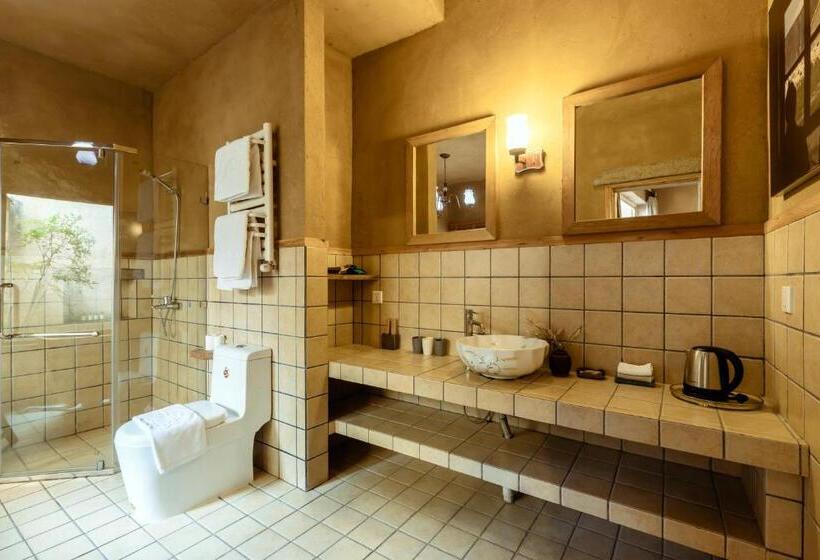 חדר משפחתי, Pig S Inn Bishan Oil Factory