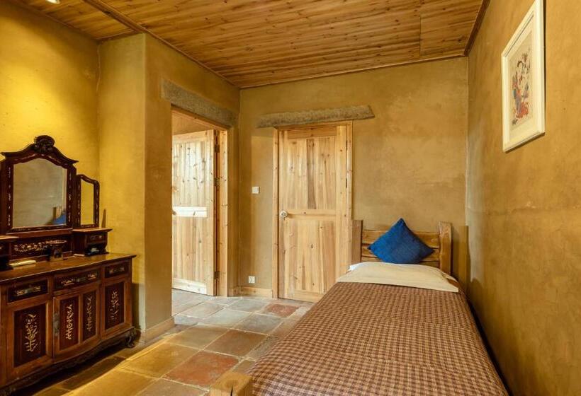 חדר משפחתי, Pig S Inn Bishan Oil Factory