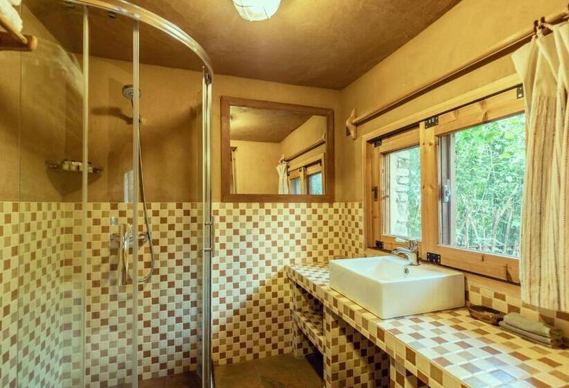 חדר משפחתי, Pig S Inn Bishan Oil Factory