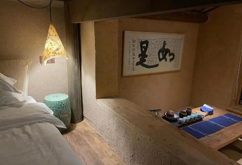メゾネットスイート, Pig S Inn Bishan Oil Factory