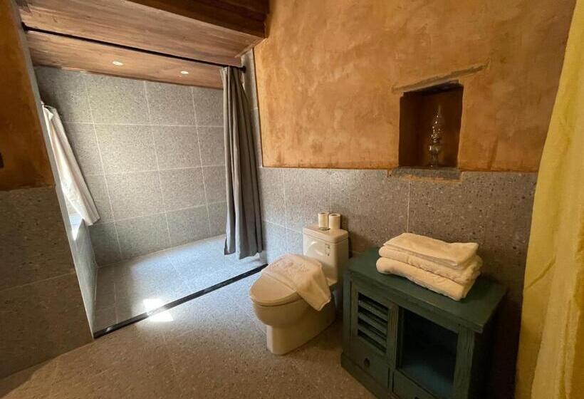 סוויטה משפחתית, Pig S Inn Bishan Oil Factory