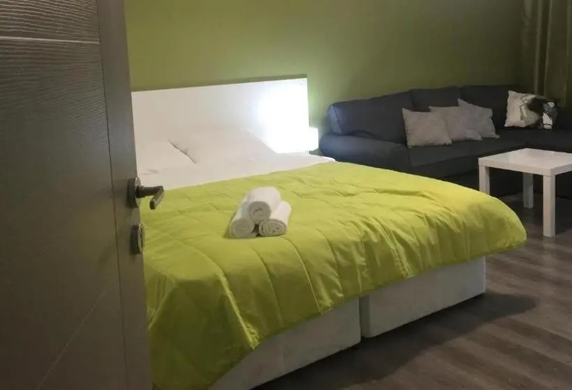 اتاق لوکس با بالکن, Terra Guest House