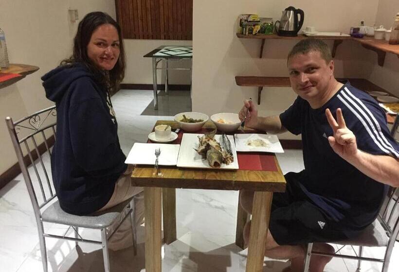 Pokój Rodzinny, Noomuraka Inn