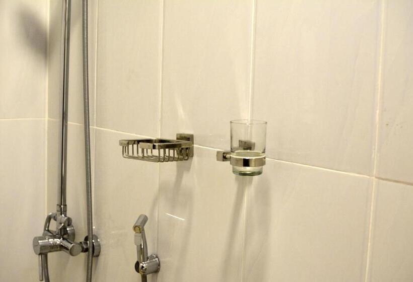 Pokój Rodzinny, Noomuraka Inn