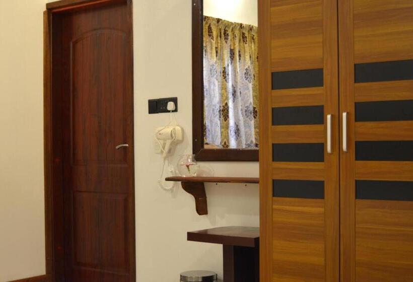 Pokój Rodzinny, Noomuraka Inn