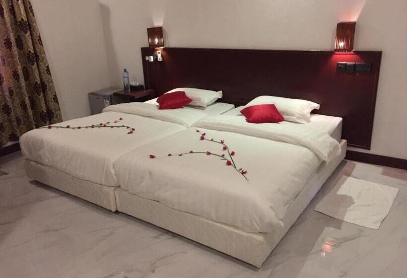 Pokój Rodzinny, Noomuraka Inn