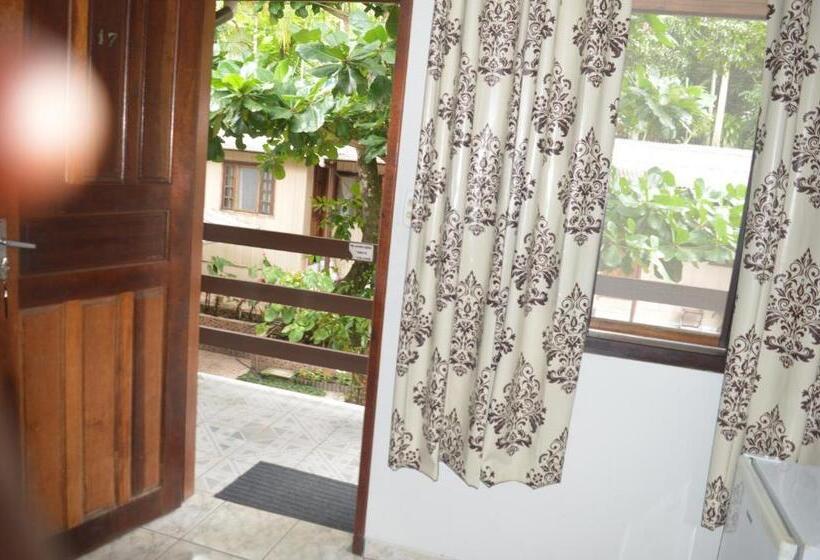 اتاق لوکس چهار تخته, Pousada Paraíso