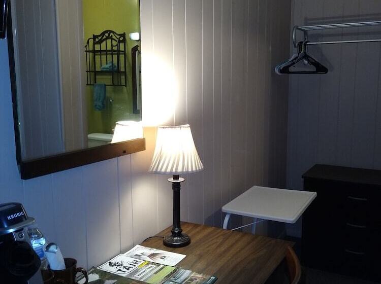 Háromágyas Standard Szoba, Rest Stop 6 Inn