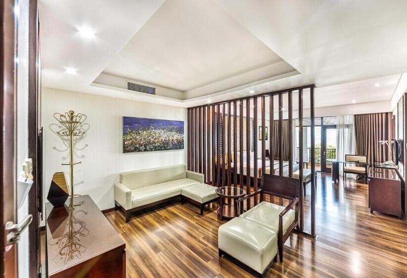 سوییت با چشمانداز دریا, Vietsovpetro Ho Tram Beach Resort & Spa