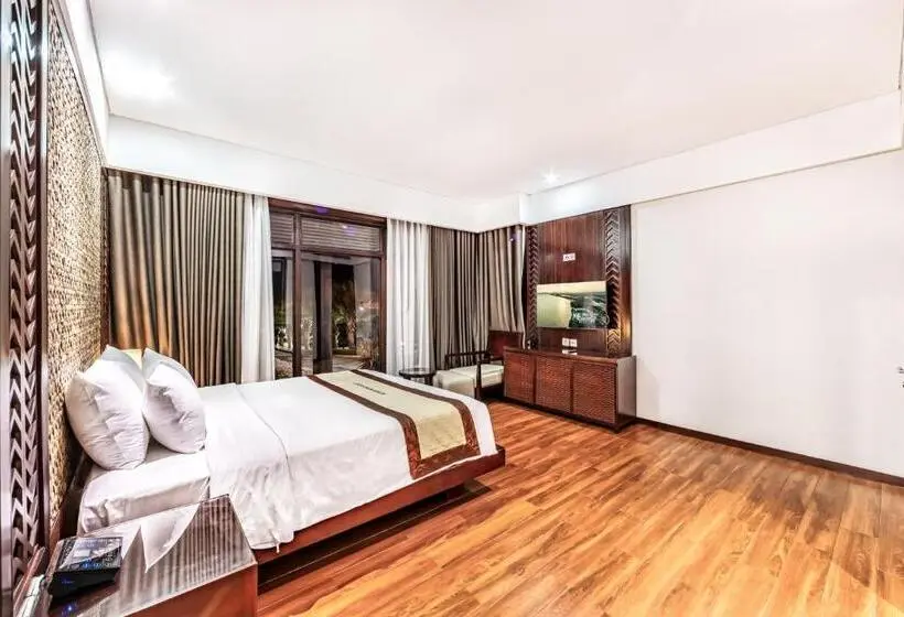 اتاق لوکس با بالکن و چشم‌انداز دریا, Vietsovpetro Ho Tram Beach Resort & Spa