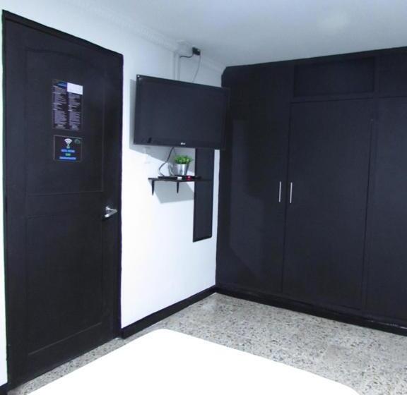 חדר סטנדרט לארבעה, Costana   Hostal