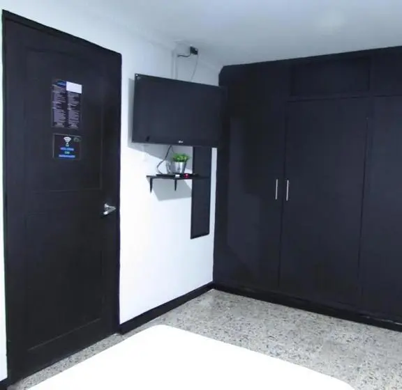 اتاق استاندارد چهار تخته, Costana   Hostal