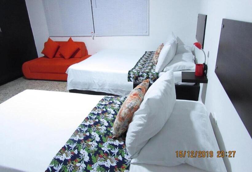 חדר סטנדרט לארבעה, Costana   Hostal