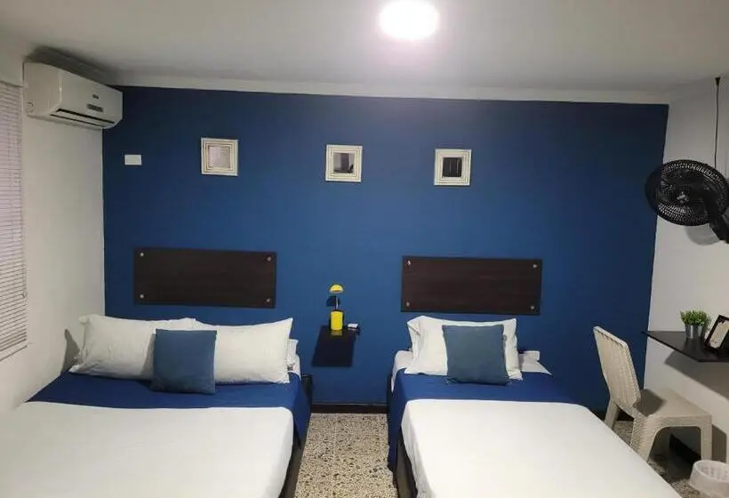 اتاق استاندارد سه نفره, Costana   Hostal