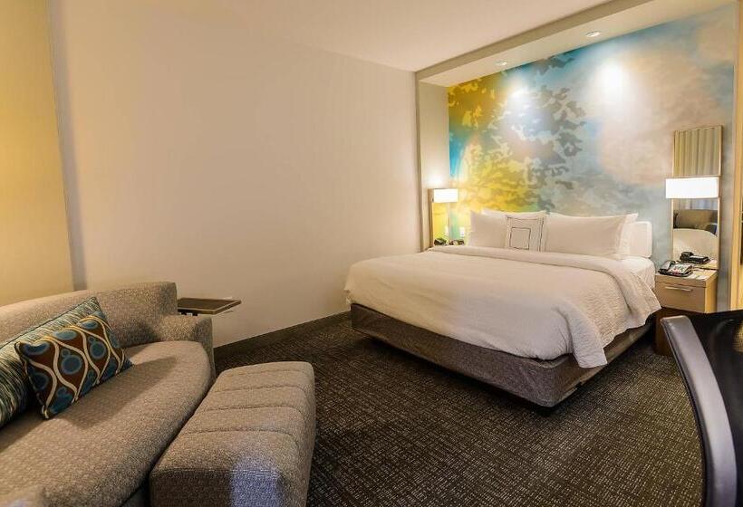 חדר סטנדרט עם מיטת קינג, Courtyard By Marriott Lake Jackson