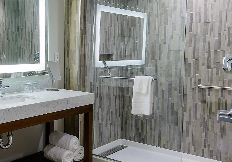 חדר סטנדרט עם מיטת קינג, Courtyard By Marriott Lake Jackson