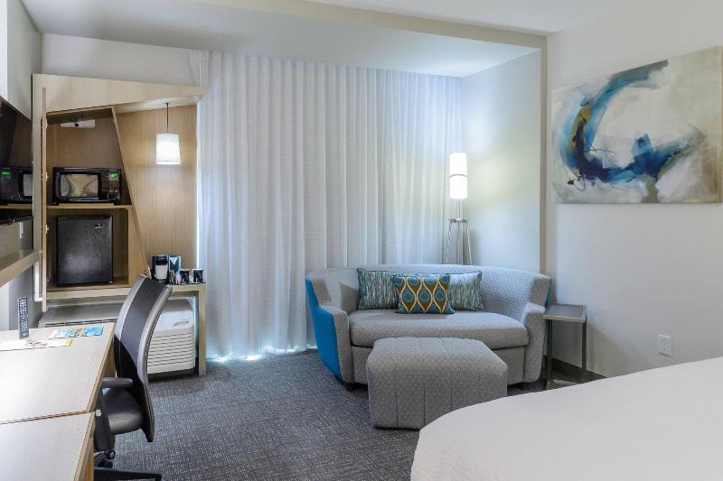 חדר סטנדרט עם מיטת קינג, Courtyard By Marriott Lake Jackson
