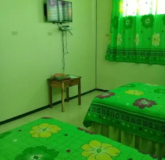Economy Triple Room, Hostel Quintonido