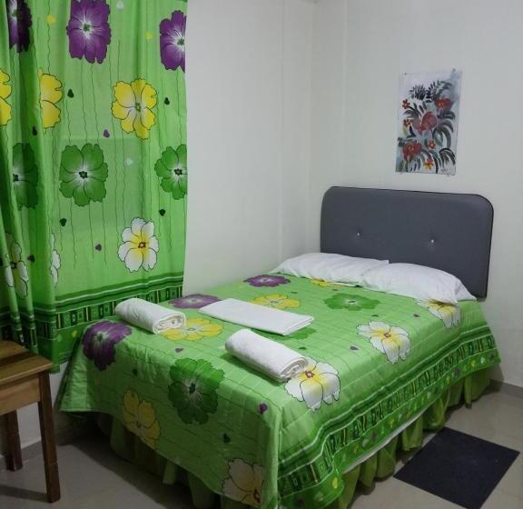 اتاق اکونومی, Hostel Quintonido