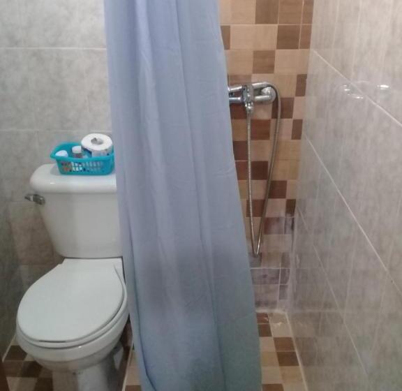 اتاق اکونومی یک تخته, Hostel Quintonido