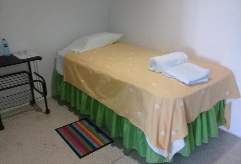 اتاق اکونومی یک تخته, Hostel Quintonido