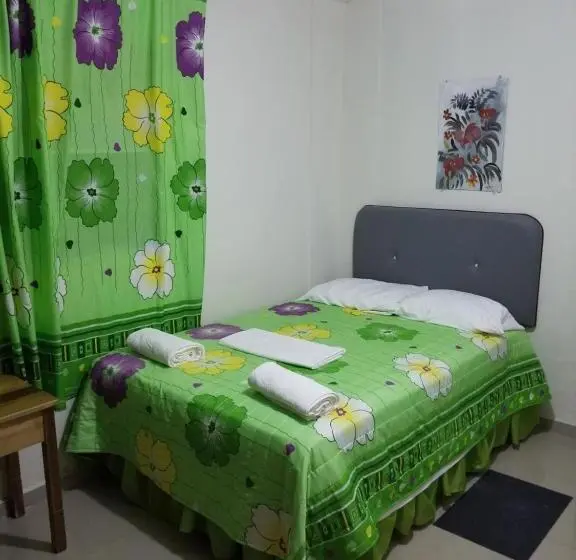 اتاق استاندارد سه نفره, Hostel Quintonido
