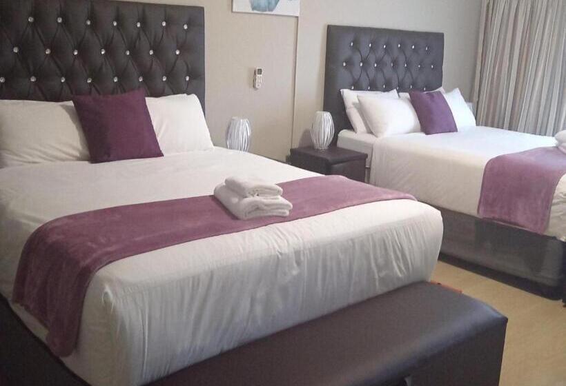 家庭间, Khutso Boutique