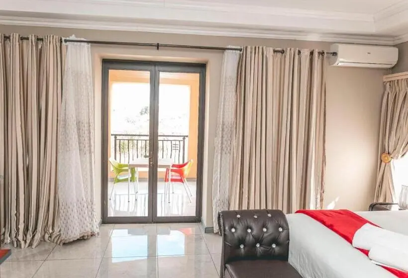 سوئیت پرزیدنت, Khutso Boutique