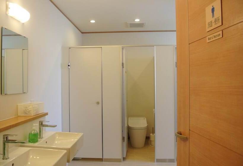 Кровать в Общей Комнате, Kyoto Tsukiusagi   Hostel