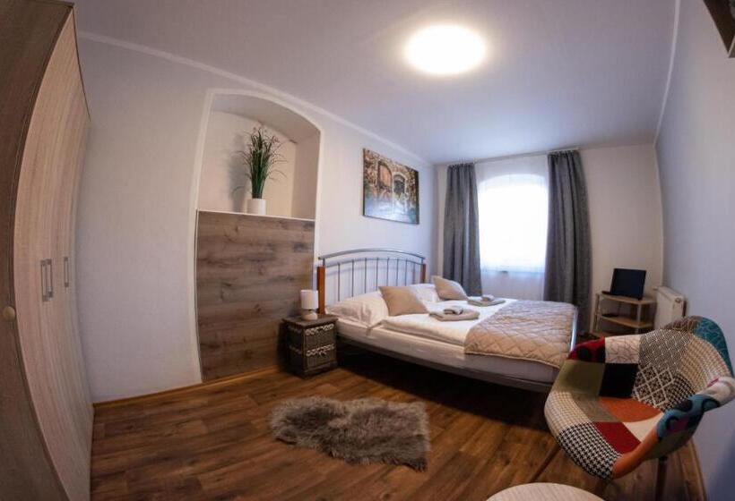 Люкс 2 Спальни, Penzion Pohoda