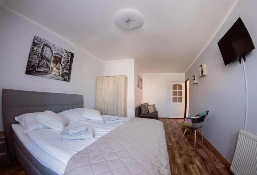 Люкс 2 Спальни, Penzion Pohoda