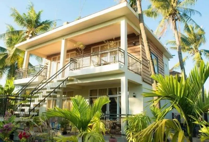اتاق لوکس با بالکن, Fish Island Bungalows