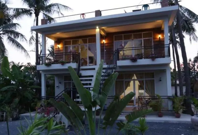 اتاق استاندارد با بالکن, Fish Island Bungalows