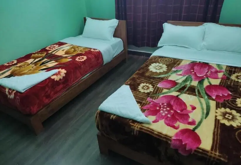 اتاق لوکس سه تخته, Harry Guest House & Restaurant