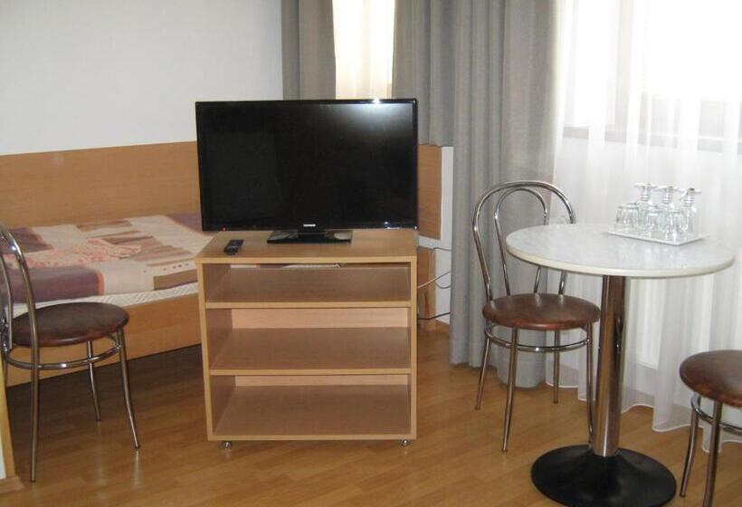 スタンダードトリプルルーム, Penzion U Radnice