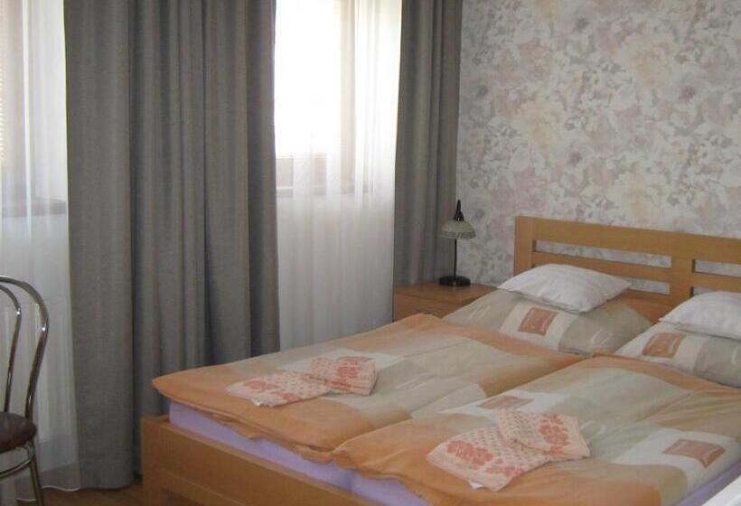 スタンダードトリプルルーム, Penzion U Radnice