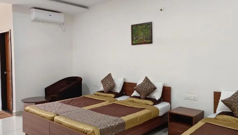 Superior Kolmen Hengen Huone, Sugamya Corner Guesthouse