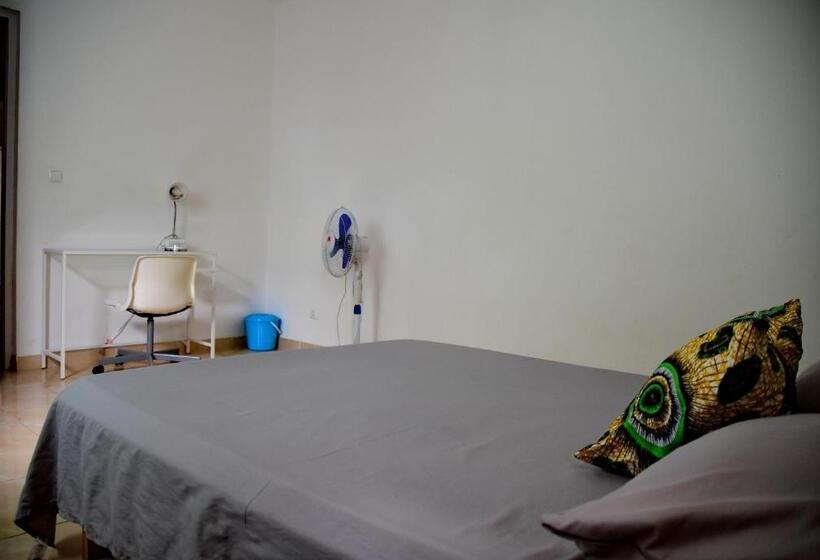 اتاق اکونومی, Meeting Point Tarrafal