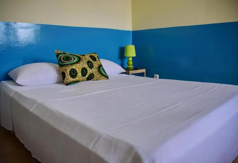 اتاق استاندارد چهار تخته, Meeting Point  Tarrafal