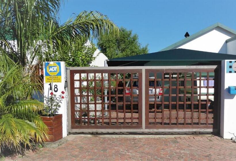 خانه 1 خوابه, Willow Cottage George