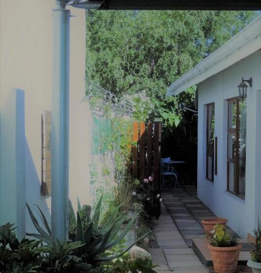 خانه 1 خوابه, Willow Cottage George