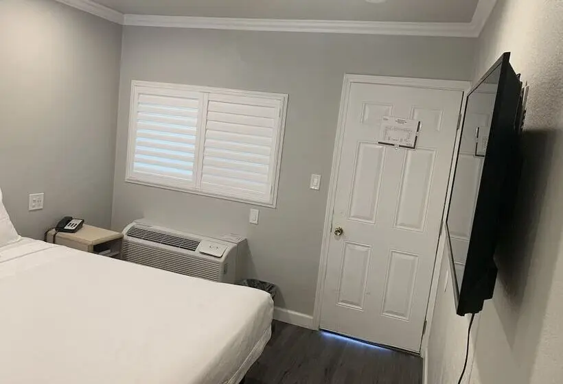 デラックスルーム, Elmwood Motel