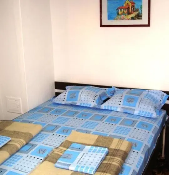 スタンダードトリプルルーム, стаи за гости ореха троян Private Rooms Oreha