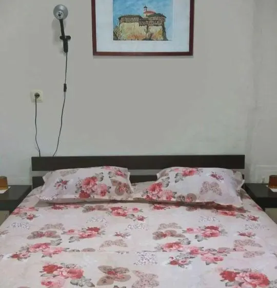 スタンダードトリプルルーム, стаи за гости ореха троян Private Rooms Oreha