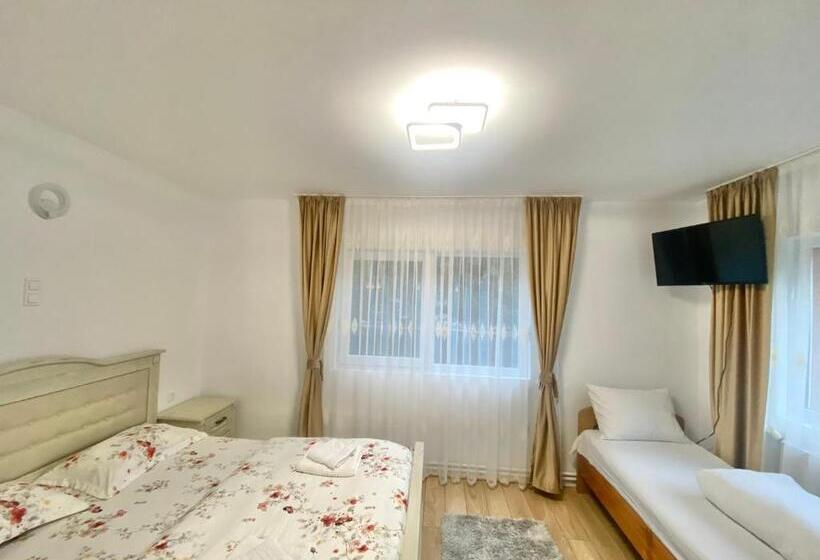 침실 2개 아파트, Pensiunea Suci