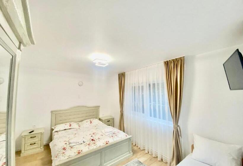 침실 2개 아파트, Pensiunea Suci