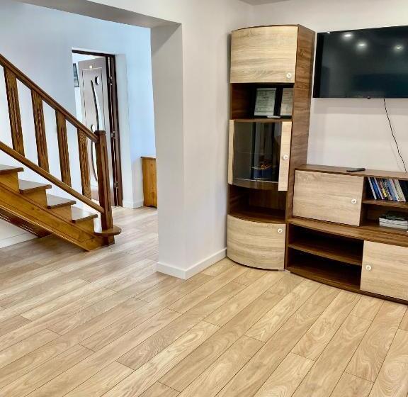 침실 1개 주택, Pensiunea Suci